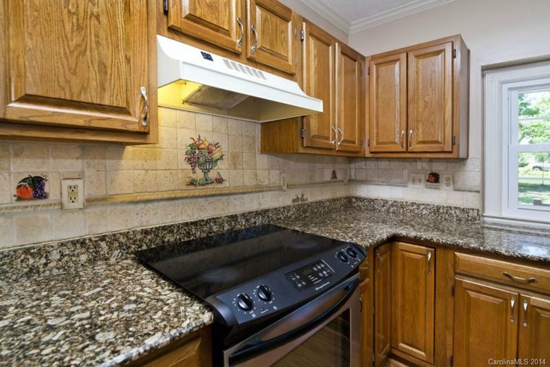 4731 Benthaven Ln, Charlotte, NC 28269