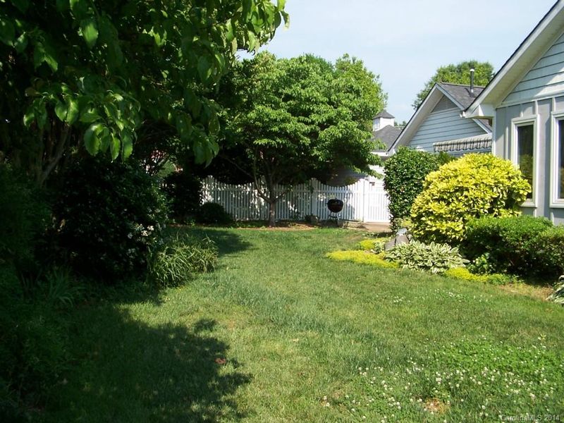 104 Old Squaw Rd, Mooresville, NC 28117