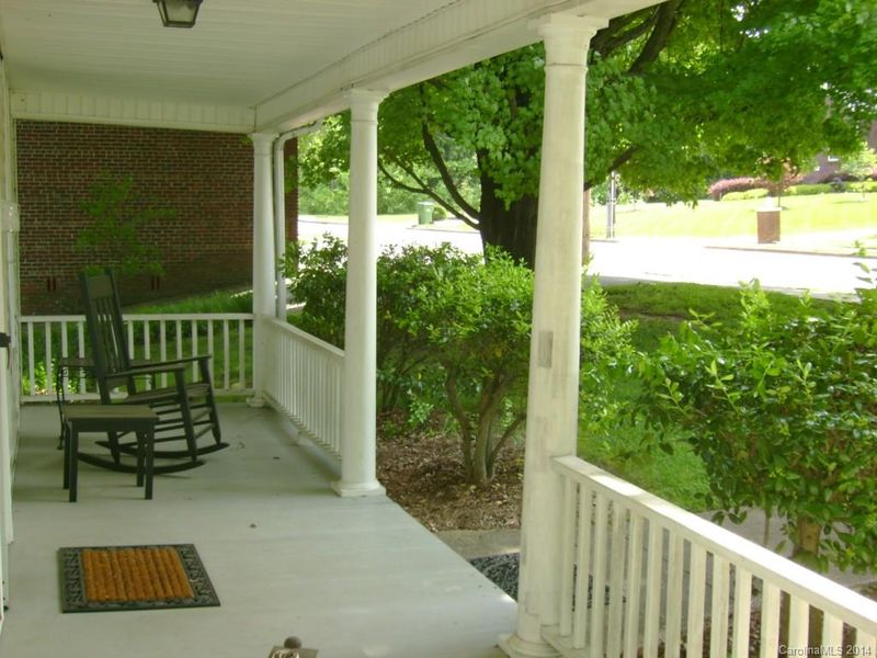 315 S Main St, Mount Holly, NC 28120
