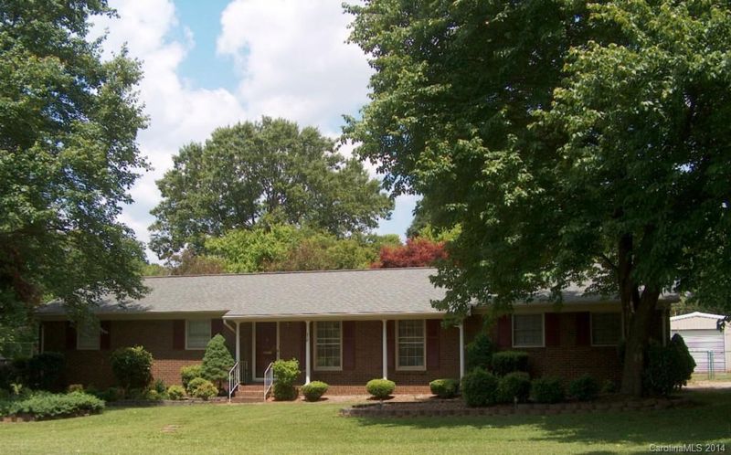 210 Crestview Dr #19 & 20, Lincolnton, NC 28092