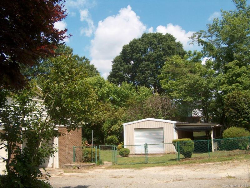 210 Crestview Dr #19 & 20, Lincolnton, NC 28092