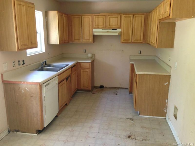 419 Austin Dr, Charlotte, NC 28213