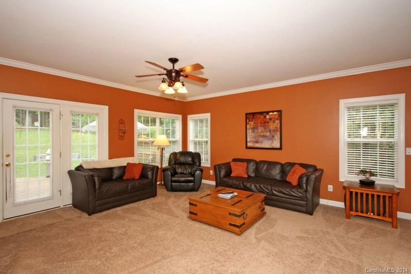 110 Jousters Ct, Mooresville, NC 28117