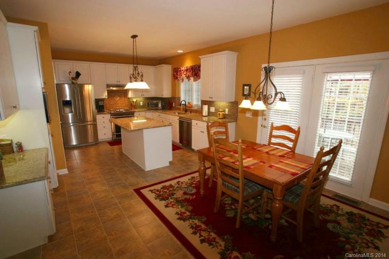5513 Mcchesney Dr, Charlotte, NC 28269