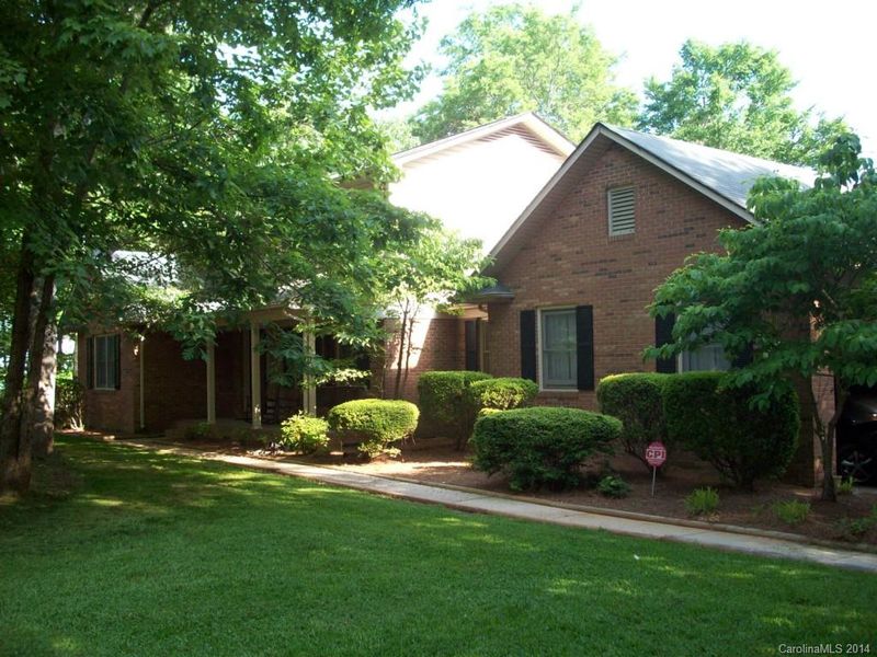 196 Flint Ridge Rd, Concord, NC 28025
