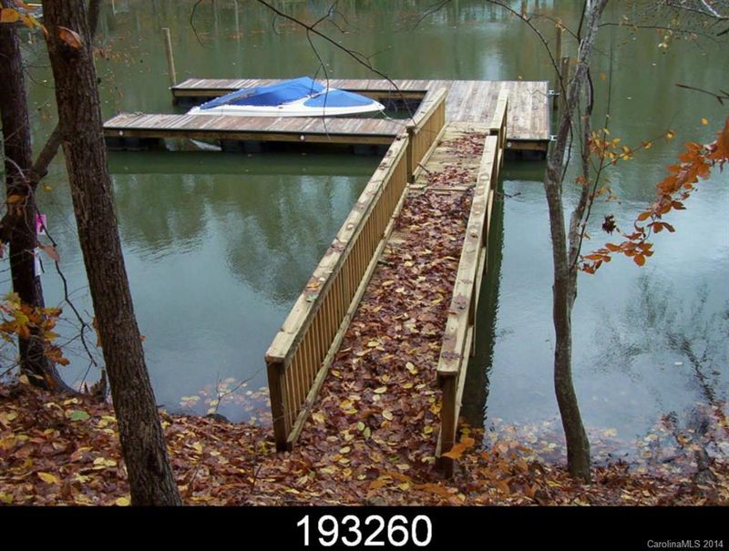 7009 Lakeside Point Dr, Belmont, NC 28012