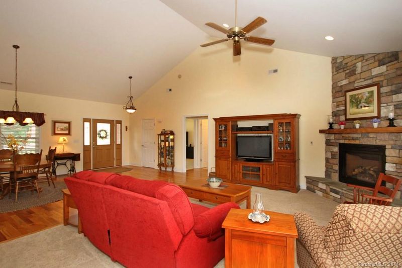 8663 Sherrills Creek Dr, Terrell, NC 28682
