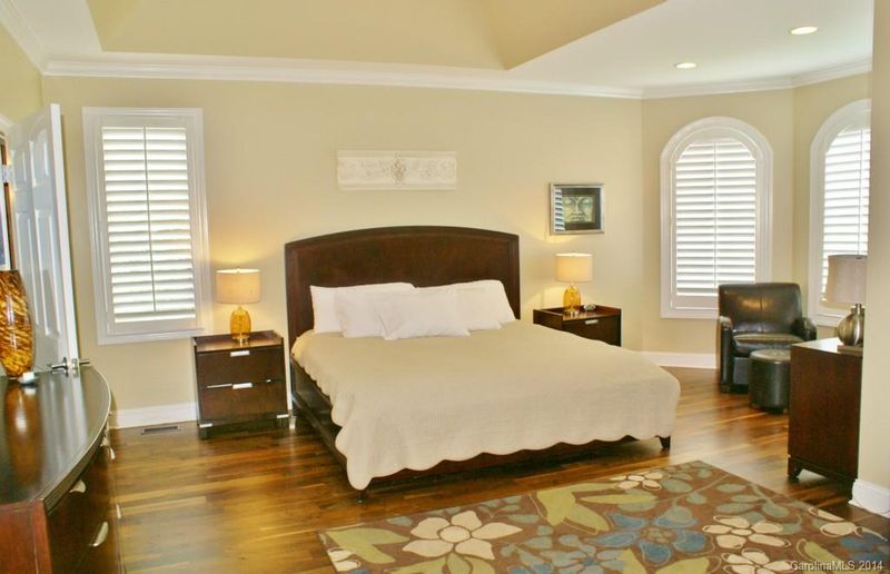 21433 Crown Lake Dr, Cornelius, NC 28031