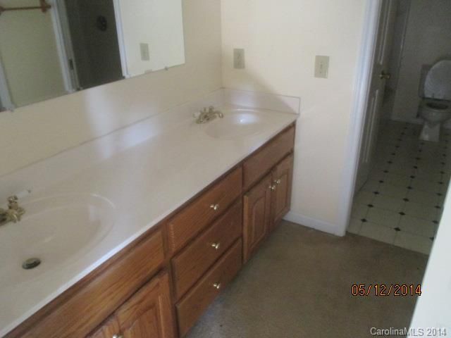 1135 Cathey Rd, Charlotte, NC 28214