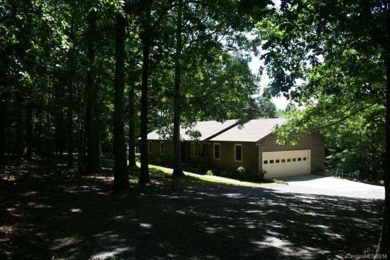 2102 Lakeshore Dr, Monroe, NC 28112