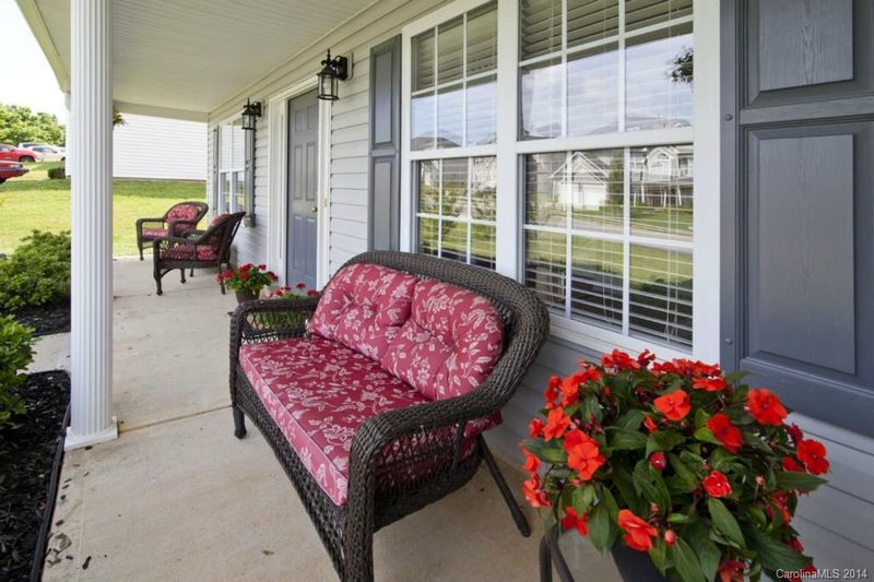 104 Dunnell Rd, Mooresville, NC 28115