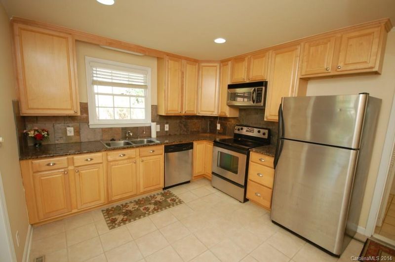 1023 Goshen Pl, Charlotte, NC 28211