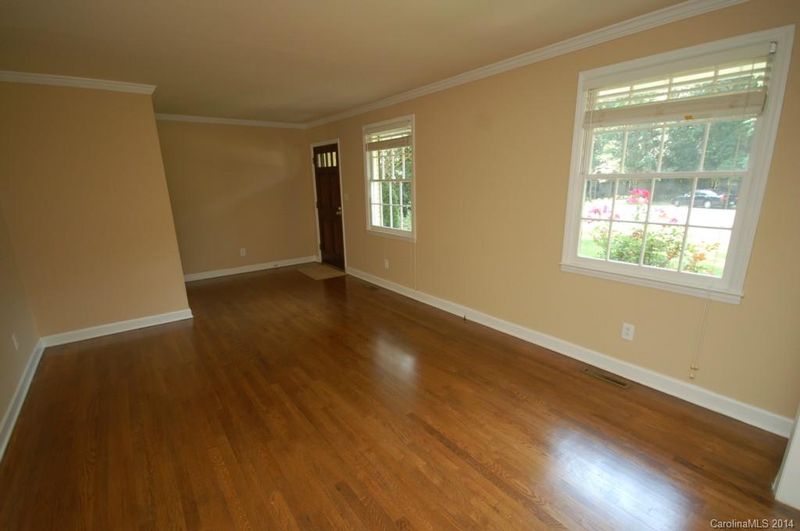 1023 Goshen Pl, Charlotte, NC 28211