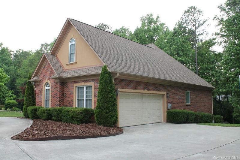 4011 Foxes Trl, Cramerton, NC 28032