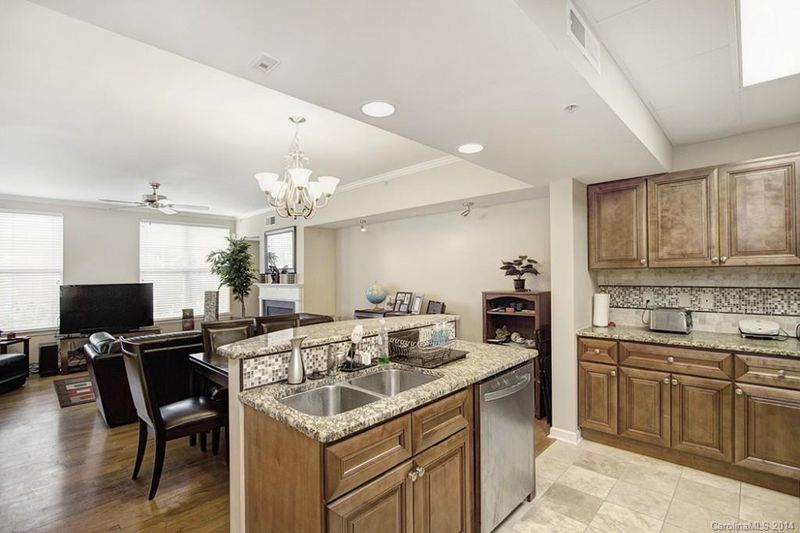 405 W 7th St #402, Charlotte, NC 28202