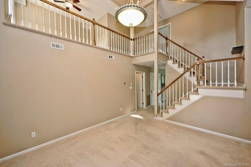 9300 Kings Falls Dr, Charlotte, NC 28210