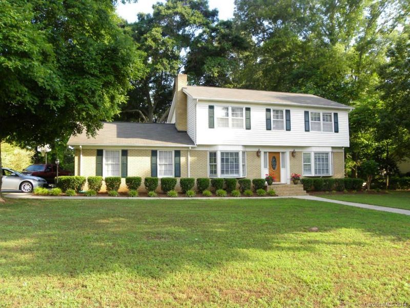 1301 Hawthorne Rd, Lancaster, SC 29720