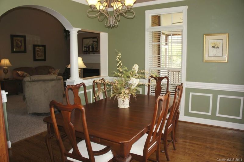 1206 Bershire Ln, Charlotte, NC 28262