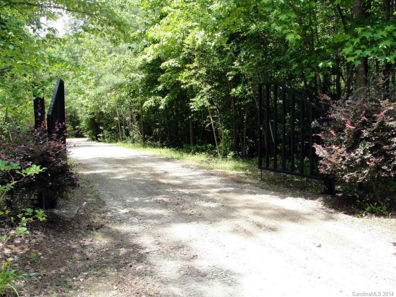 415 Riddle Mill Rd, Clover, SC 29710