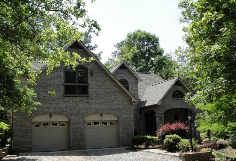 415 Riddle Mill Rd, Clover, SC 29710