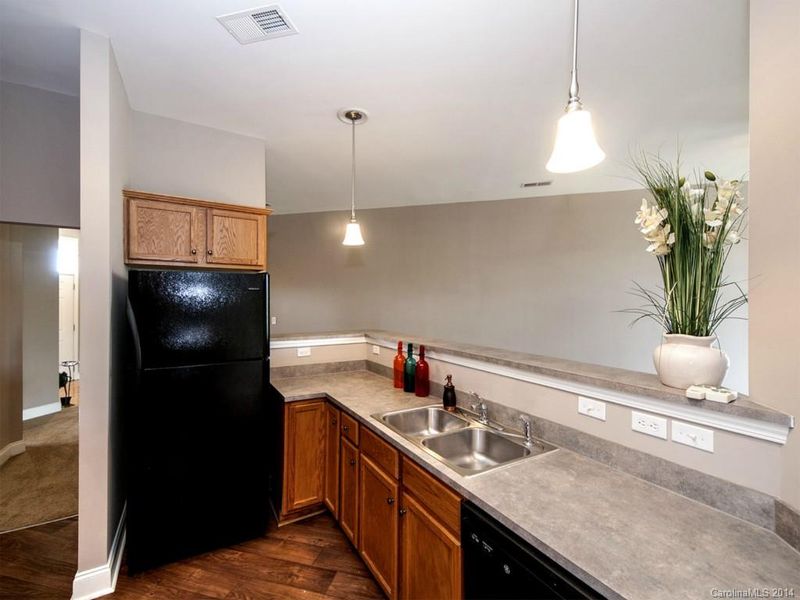 242 Park Square Pl #242, Matthews, NC 28105