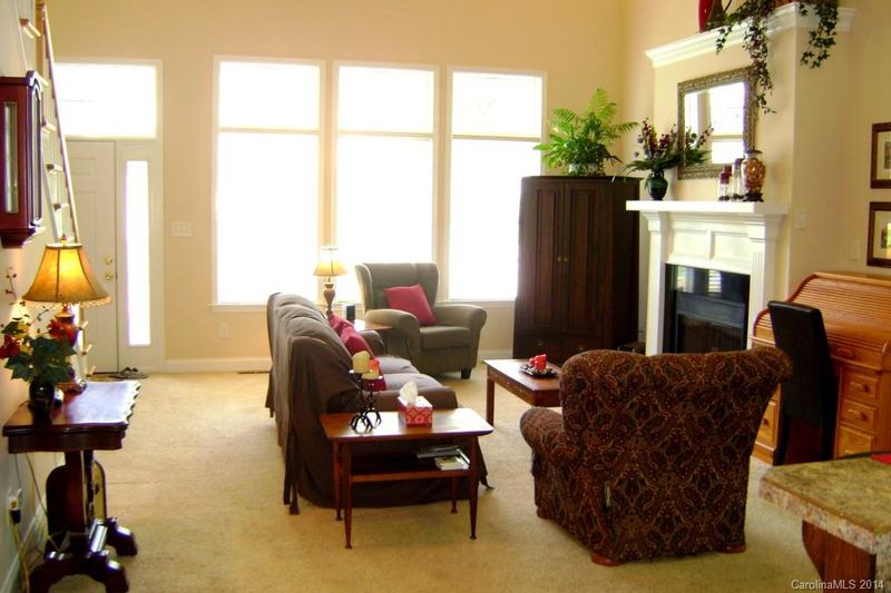 3004 Tolbert Ct, Lowell, NC 28098