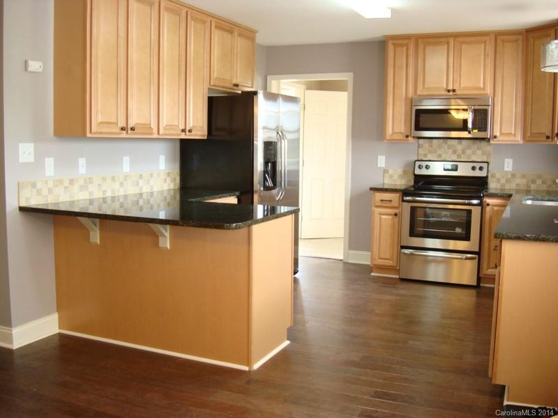 2228 Mintew Cir, Lincolnton, NC 28092