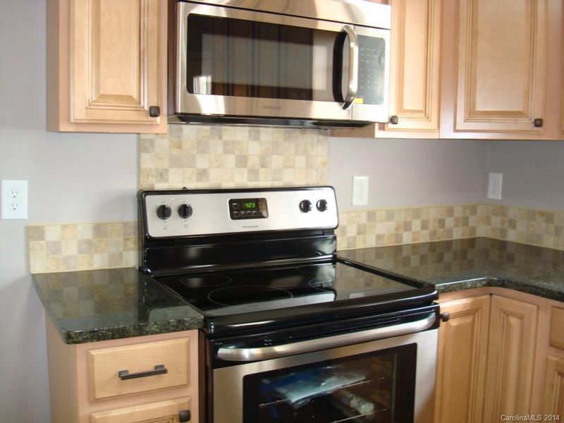 2228 Mintew Cir, Lincolnton, NC 28092