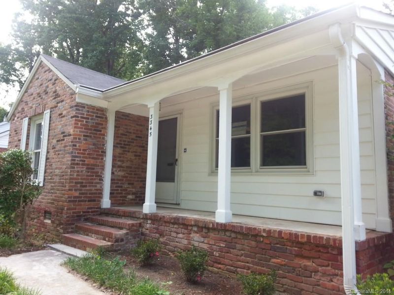 3345 Sargeant Dr, Charlotte, NC 28217