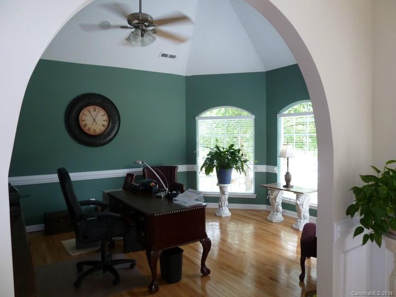 2120 Baggins Ln, Charlotte, NC 28269
