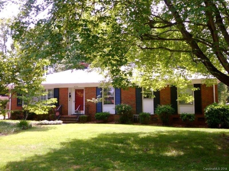 4724 Carriage Drive Cir, Charlotte, NC 28205