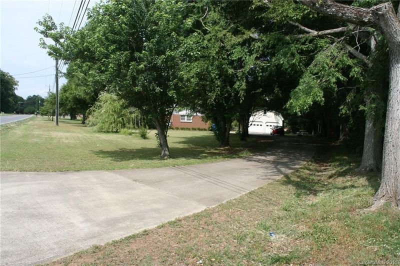 5502 Roberta Rd, Harrisburg, NC 28075