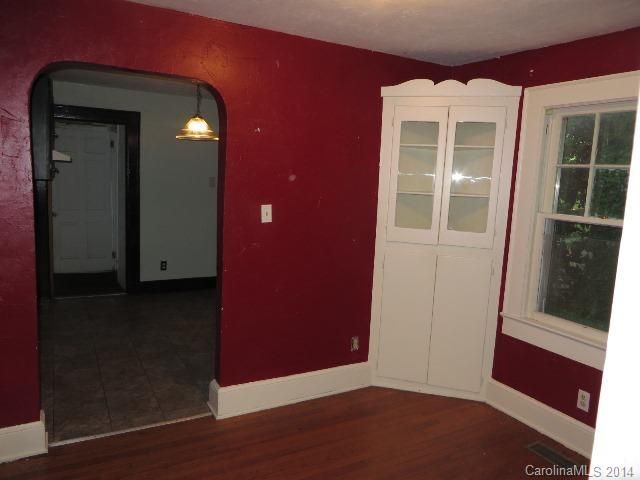247 SE 5th St, Hickory, NC 28602