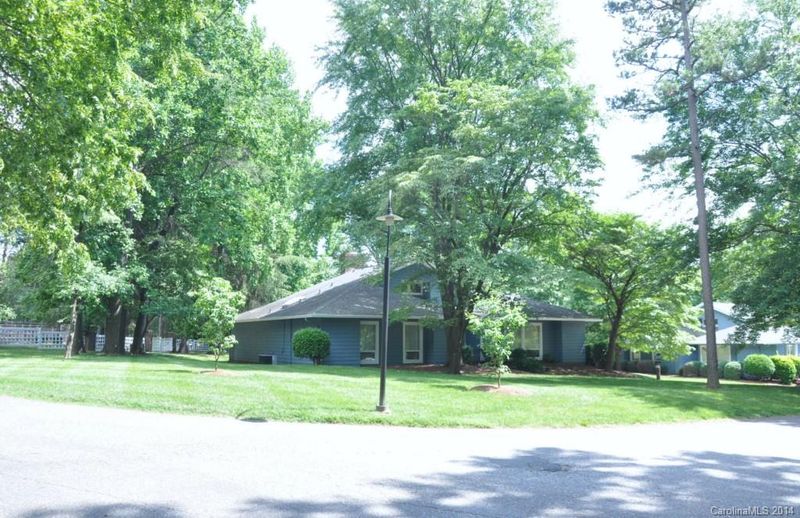 501 Northwest Dr #501, Davidson, NC 28036