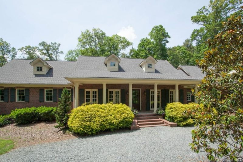 230 Smithfield Dr, Charlotte, NC 28270