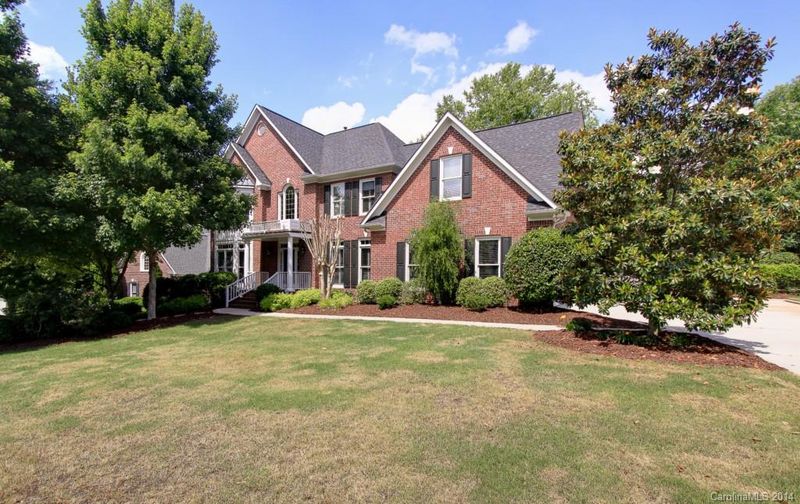 8613 Briar Oak Ct, Charlotte, NC 28226
