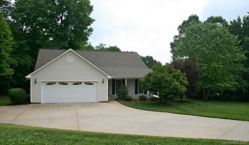4005 Old Oak Ln, Lincolnton, NC 28092