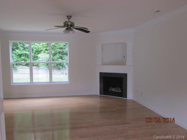 8251 Weeping Fig Ln, Charlotte, NC 28215