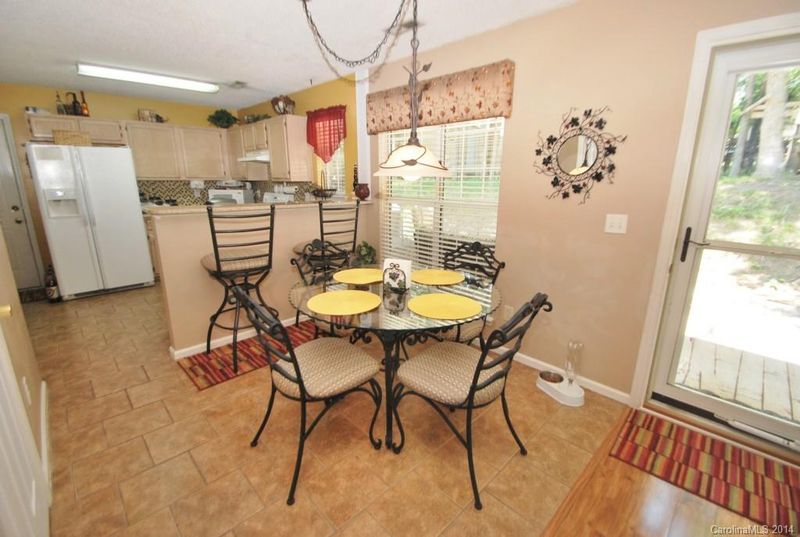211 Forest Pond Rd, Kannapolis, NC 28083