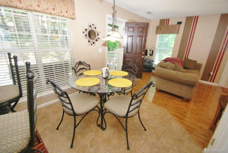 211 Forest Pond Rd, Kannapolis, NC 28083