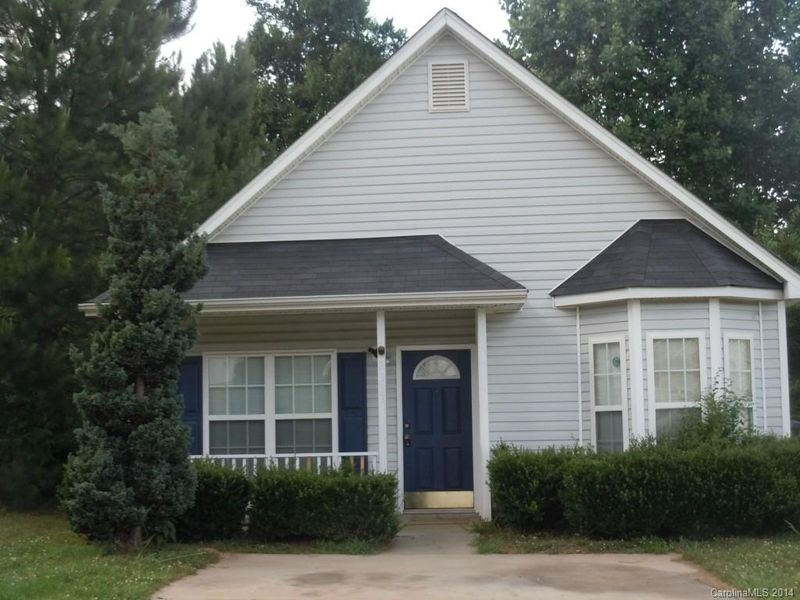 6333 Derryfield Dr #8, Charlotte, NC 28213