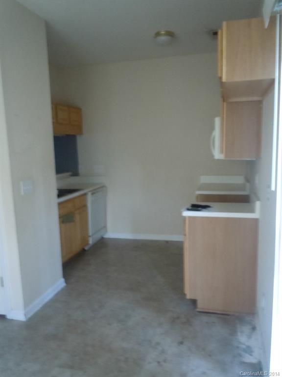 6333 Derryfield Dr #8, Charlotte, NC 28213