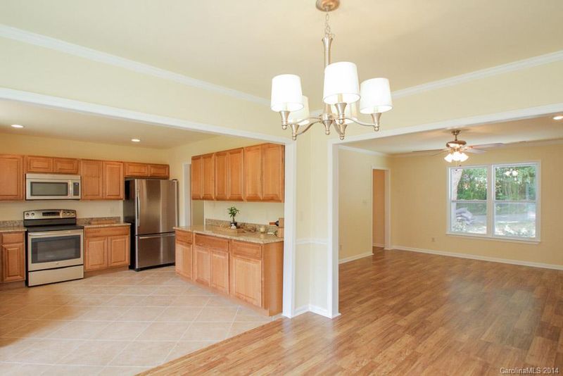 8818 Hunter Green Ln, Charlotte, NC 28227