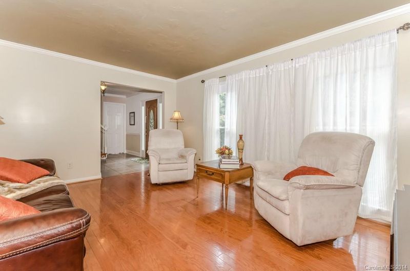 7323 Potter Rd, Matthews, NC 28104