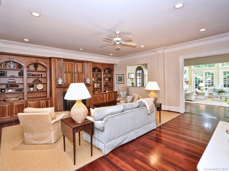 2415 Westfield Rd, Charlotte, NC 28207