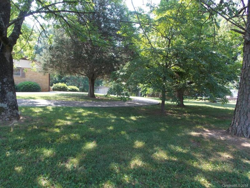 102 Nelda St #1, Dallas, NC 28034