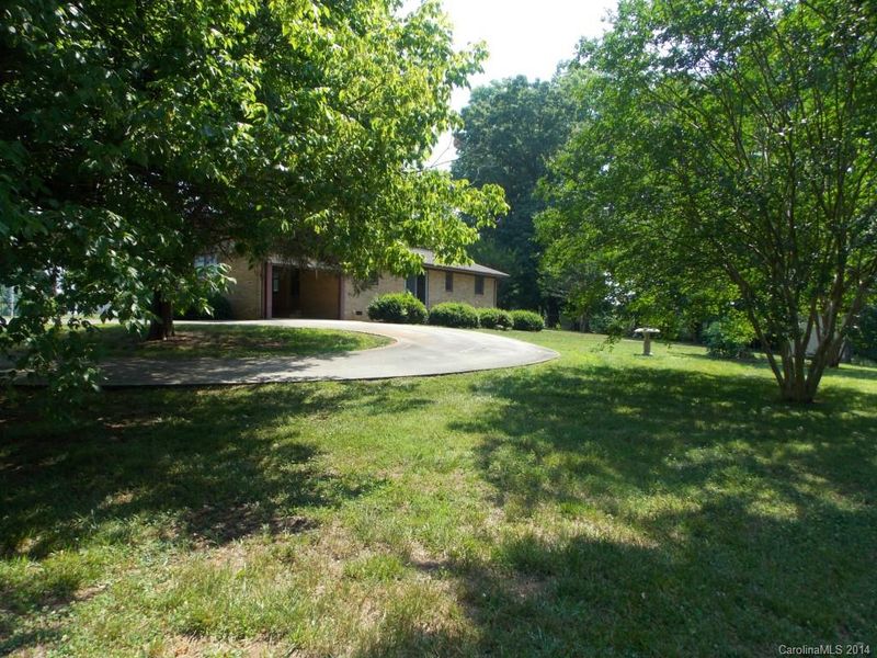 102 Nelda St #1, Dallas, NC 28034