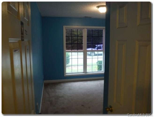 2732 Rabbit Ridge Dr, Bessemer City, NC 28016