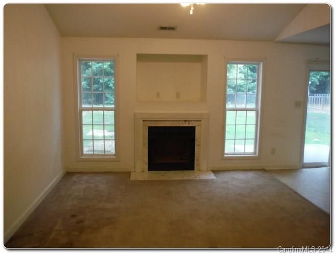 2732 Rabbit Ridge Dr, Bessemer City, NC 28016