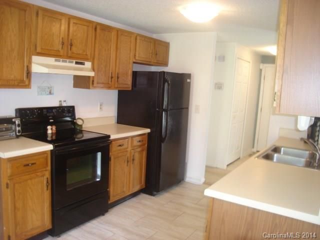 2927 Old House Cir, Matthews, NC 28105